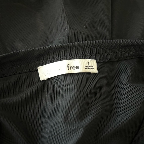 Sheer Wilfred Black Tshirt - Picture 2 of 3